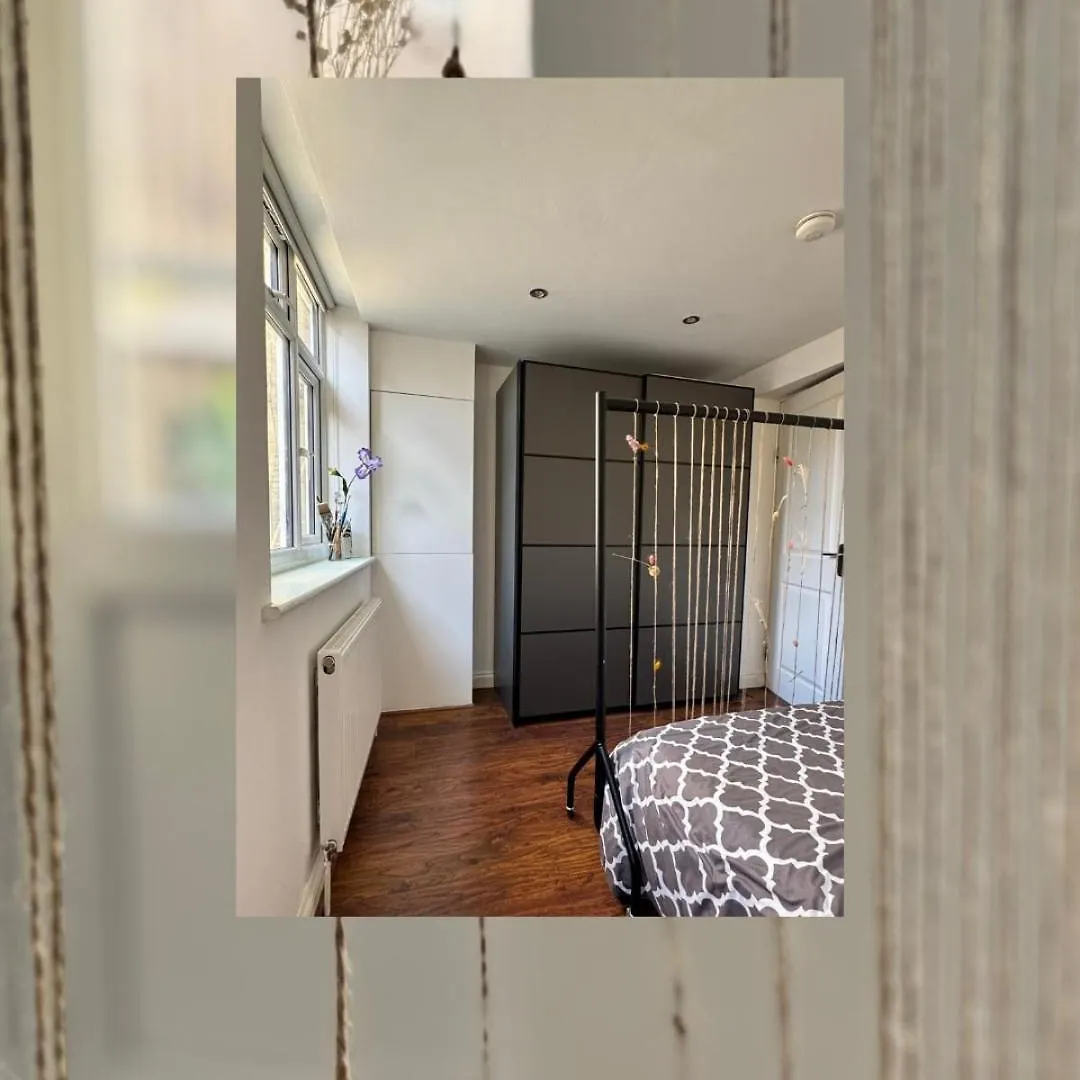 Terrace Flat, 10 Mins To The City London